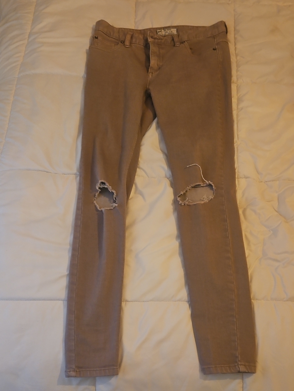 Free People Skinny Jeans in Taupe with Distressed Knees